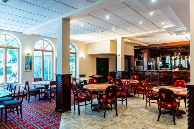 Chateau Vaptzarov Hotel - Food and dining